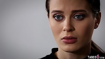 Lana Rhoades, Üvey Erkek Kardeşinin Baskın Bdsm Arzularına Boyun Eğiyor