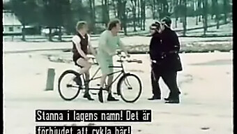 Vintage Nytelse: Klassisk Trekant I En Retro Bordello