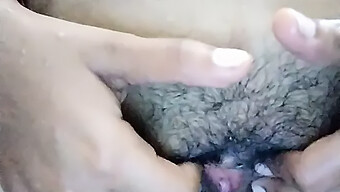 Gadis Asia Menikmati Oral Dan Menunggangi Kontol Dengan Penggemar Olahraga