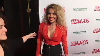 Avn Awards 2018: การมาถึงพรมแดงของ Sabina Rouge, Emmy Demure, Bridgette B และอื่น ๆ