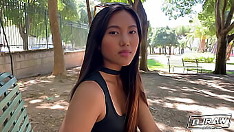 May Thai Dává Nedbalý Orální Sex Romeovi Mancinimu