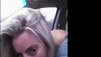 Amatur Blonde Memberikan Blowjob Dalam Kereta Dan Menelan Air Mani