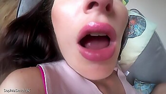 Kissing And Licking Sounds Of A Girlfriend'S Mouth In Fetish Video