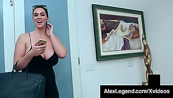 Os Peitos Grandes De Alison Tyler Balançaram Enquanto Ela Cavalgava Um Pau Gordo