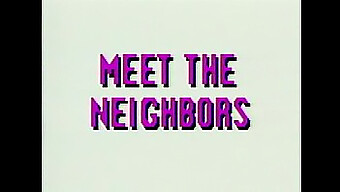 Conoscere I Vicini Con Neighborhood Watch - Film Completo