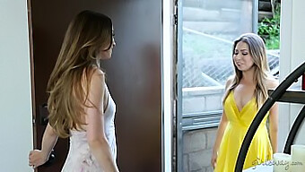 Melissa Moore Và Capri Anderson Trong Một Video Sinh Đôi Đồng Tính Nữ Với Vú Tự Nhiên