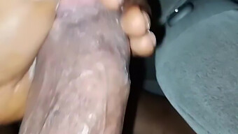 Wanita Horny Merintih Tentang Ukuran Penis Besar Dan Orgasme