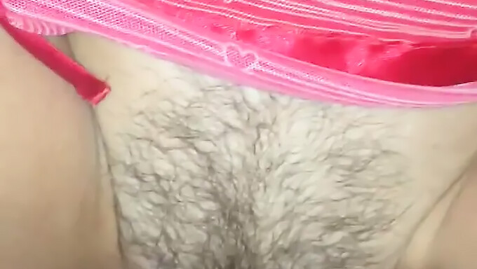 Madre Intoxicada Me Permite Eyacular Sobre Su Pubis