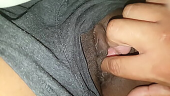 Black Beauty'S Tight And Wet Pussy In Homemade Video