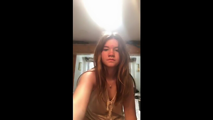 Hd Video Of A Stunning Model Flaunting Her Butt On Periscope